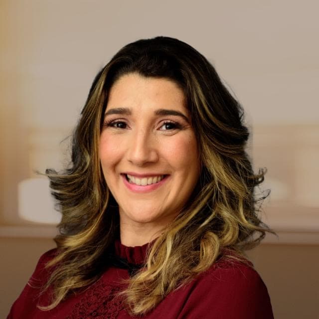 Débora, especialista em leilões de imóveis